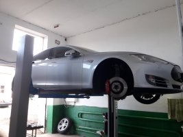 Підвіска TESLA model S  та  TESLA model X
