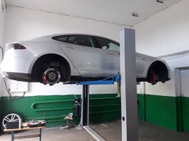 Підвіска TESLA model S  та  TESLA model X