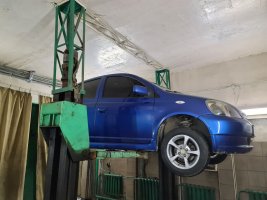 Toyota Yaris  відновлення сайлентблоків задньої балки