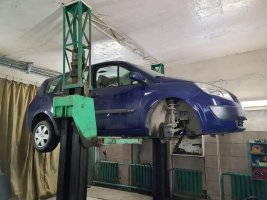 Renault Scenic  відновлення сайлентблоків переднього підрамника
