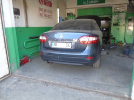 Відновлення сайлентблоків передніх важелів та встановлення посилених стійок стабілізатора на Renault Fluence 