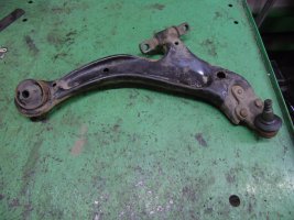 Доброго дня))). Сьогодні відновили підвіску Toyota Camry V30 ( сайлентблоки передніх важелів задні). Фото ДО та ПІСЛЯ.
