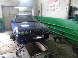 Відновлення передній важелів  BMW 3 (E46). Встановлення передніх стійок та втулок  виробництва нашої компанії