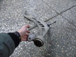 Відновлення передній важелів  BMW 3 (E46). Встановлення передніх стійок та втулок  виробництва нашої компанії