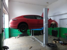 Сьогодні відновили передню підвіска  Porsche Panamera. 